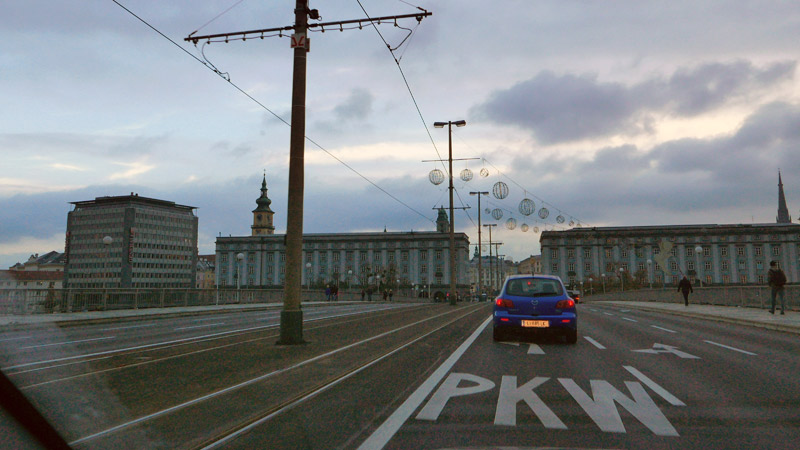 4020 Linz, Austria (28. November 2014)